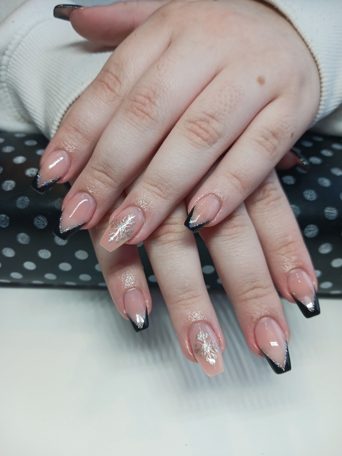 ViVi Nails