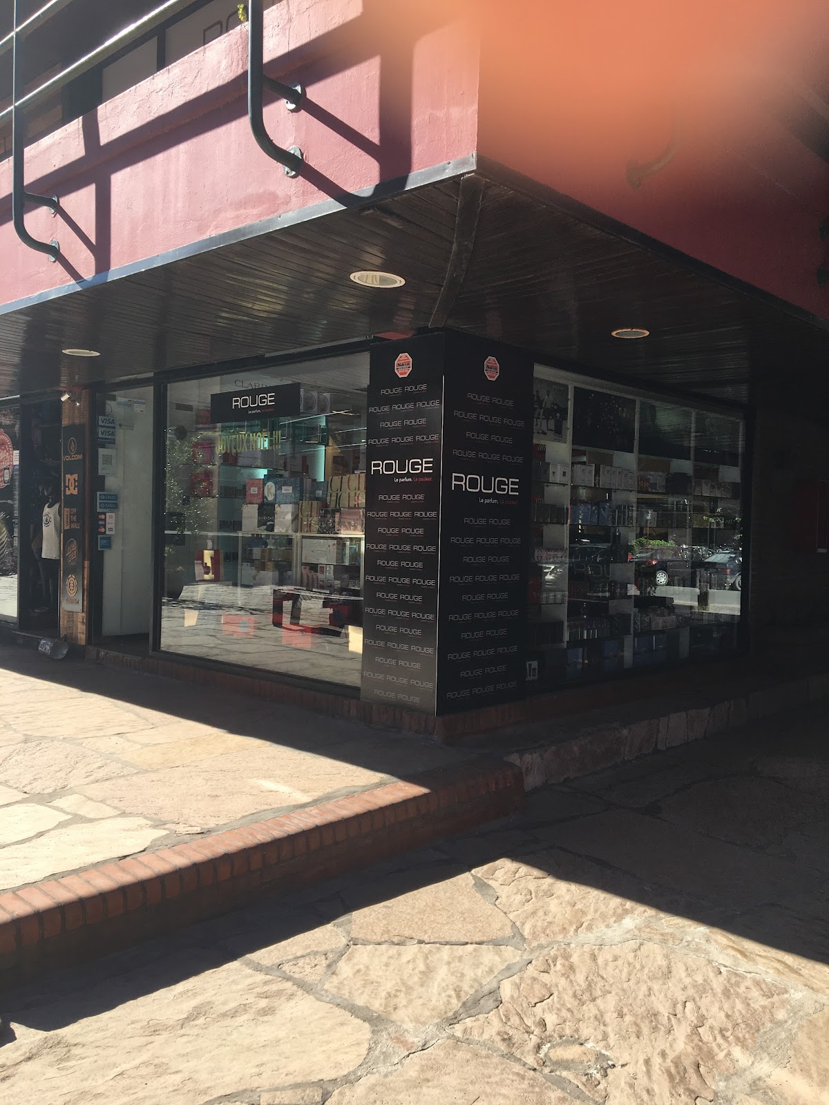 Rouge Pinamar Galeria Plaza