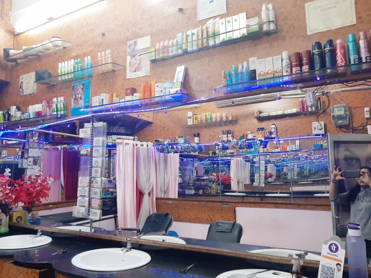 Pooja Beauty Parlour