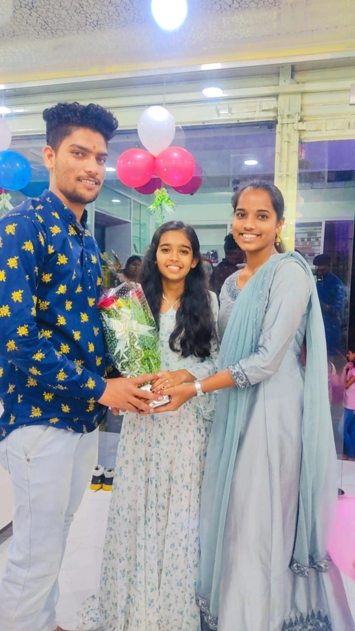 Ananya Beauty Parlour