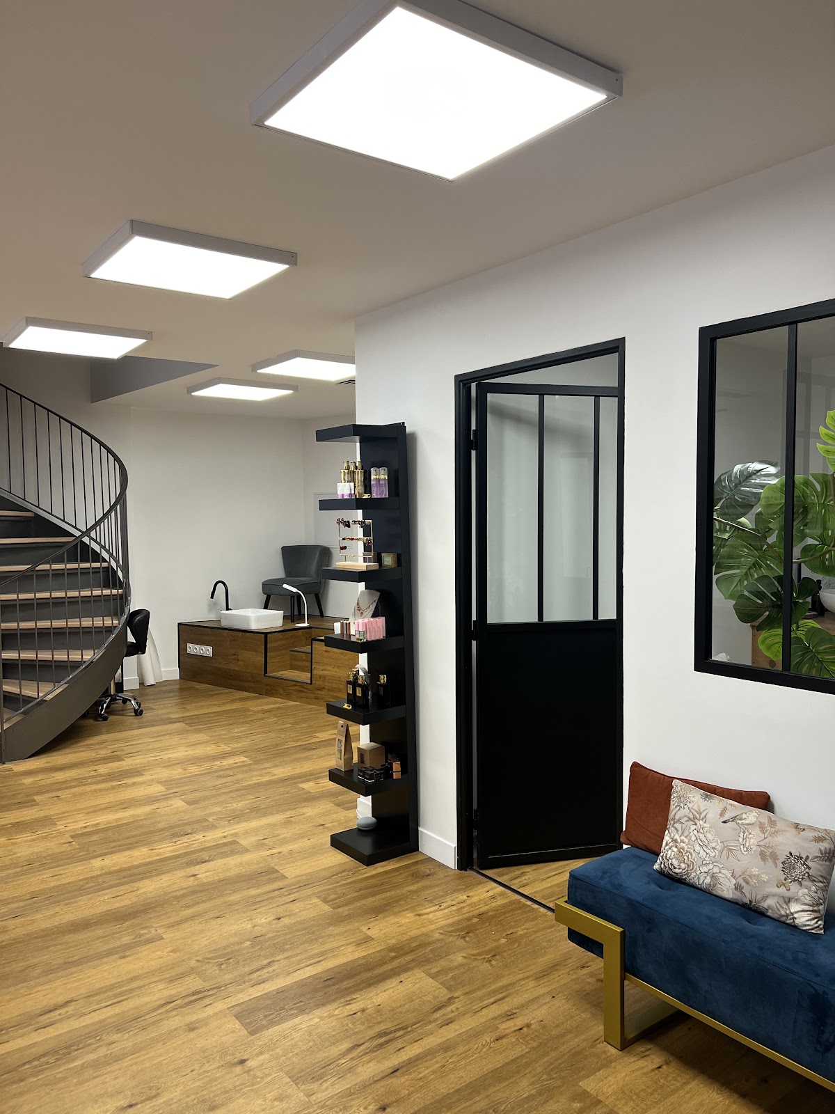 Institut De Beaute Yasmina AntZer