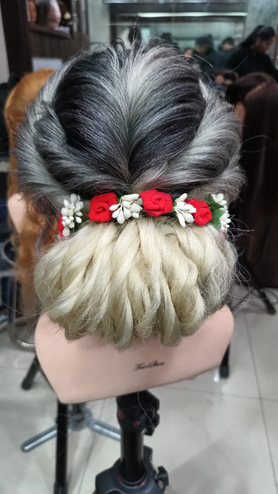 AURA MakeOver Studio
