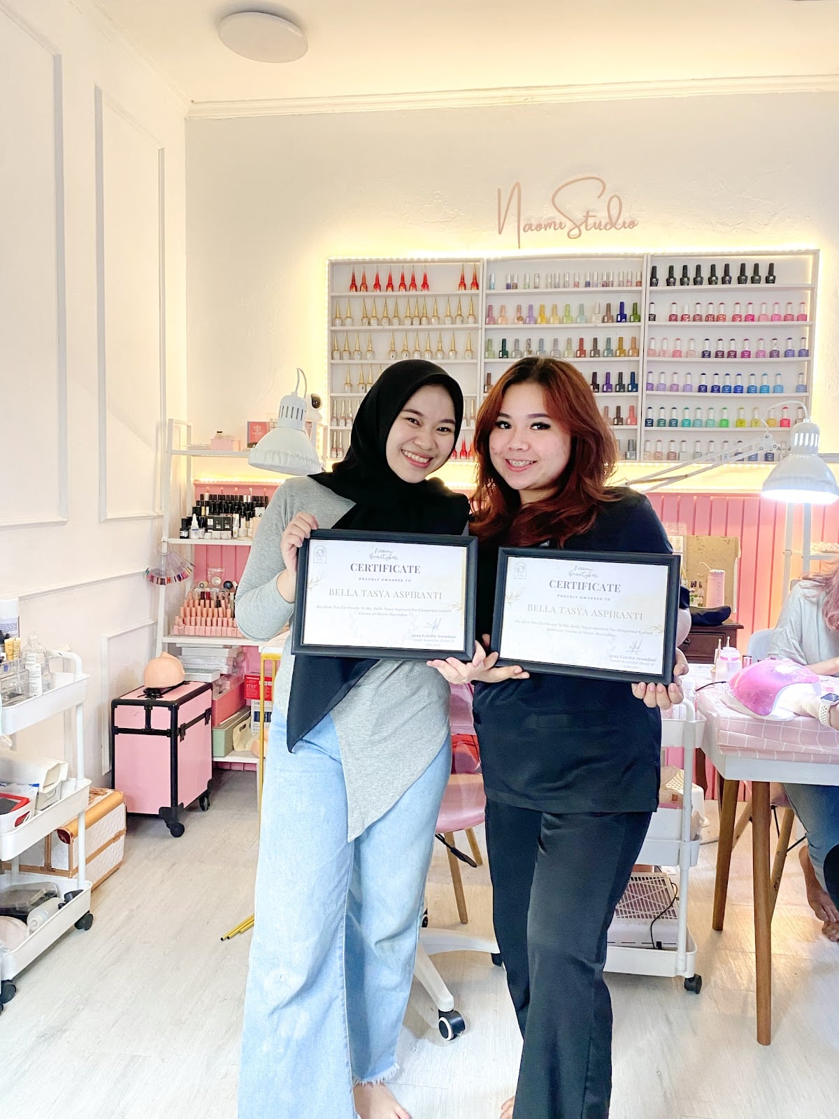 Naomi Beautybar & Naomi Brows Studio