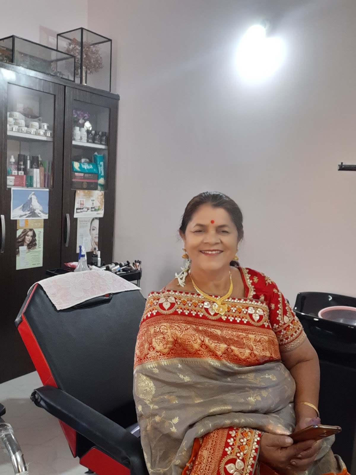 Natural Beauty Parlour and Shraddha Makeover