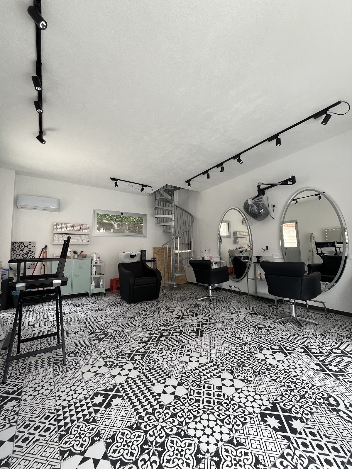 Selene Hair & Make-Up Studio