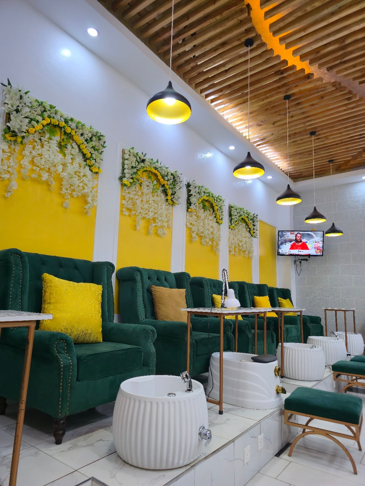Mwangiz Beauty Parlour & Spas
