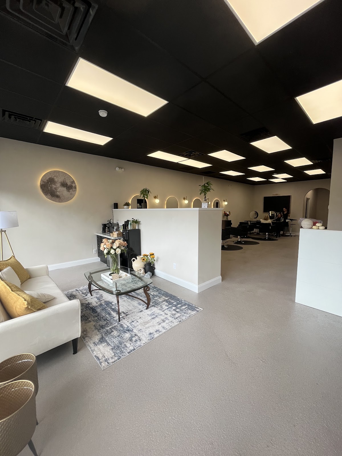 Luna Beauty Lounge Inc