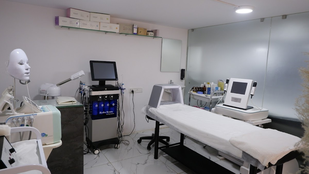 Derma 24 Salon & Clinic
