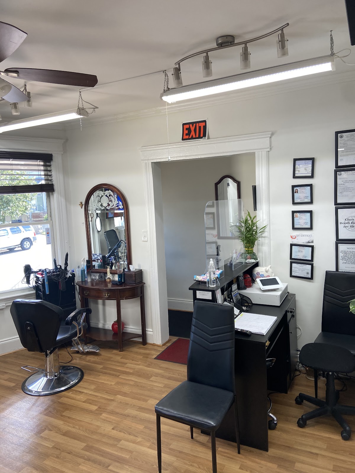 Lucky Beauty Salon