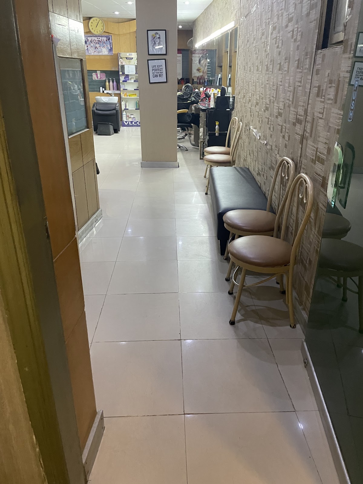 Bhabhi's Salon, Spa & Clinic