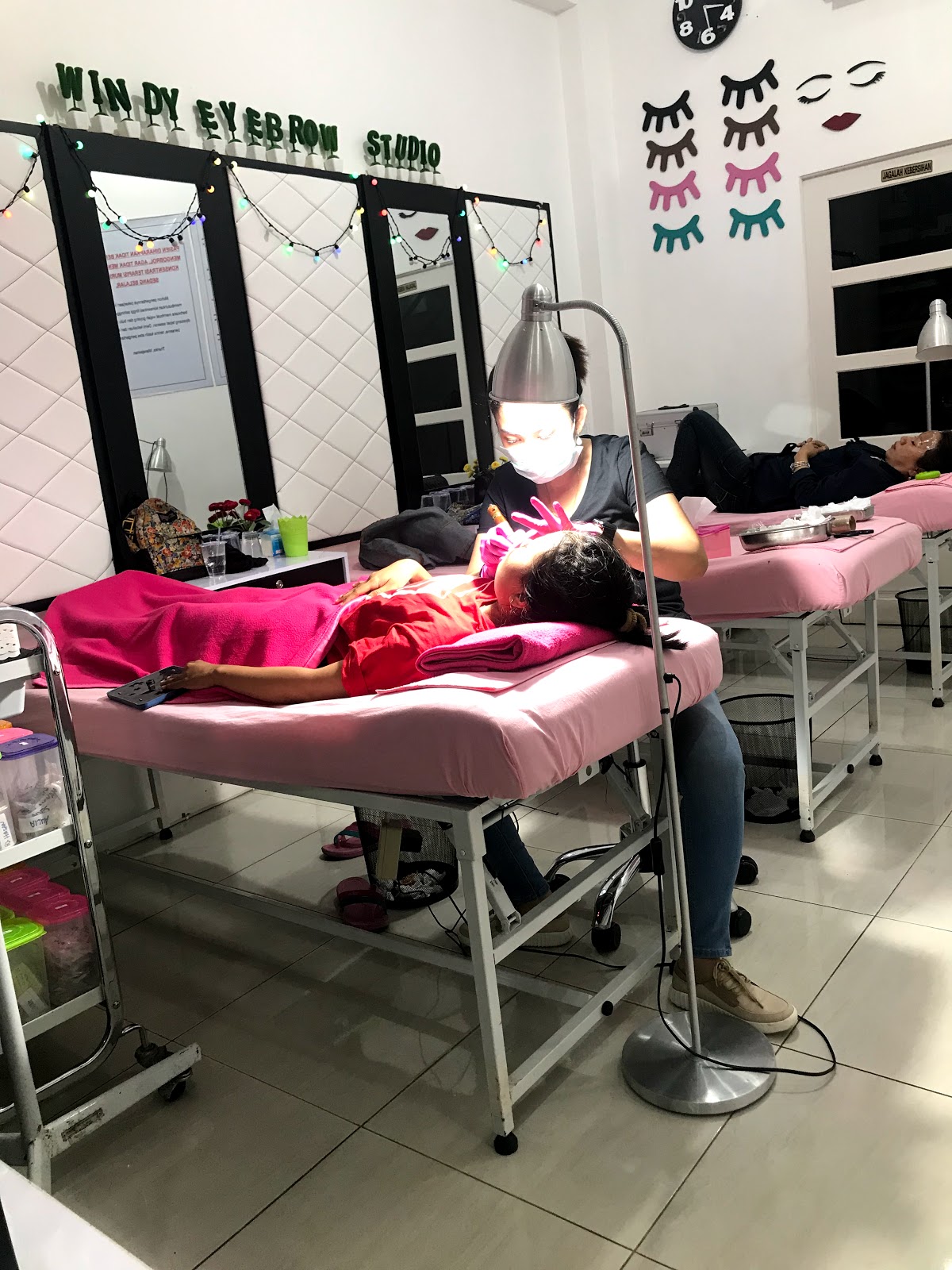Windy Eyebrow Studio