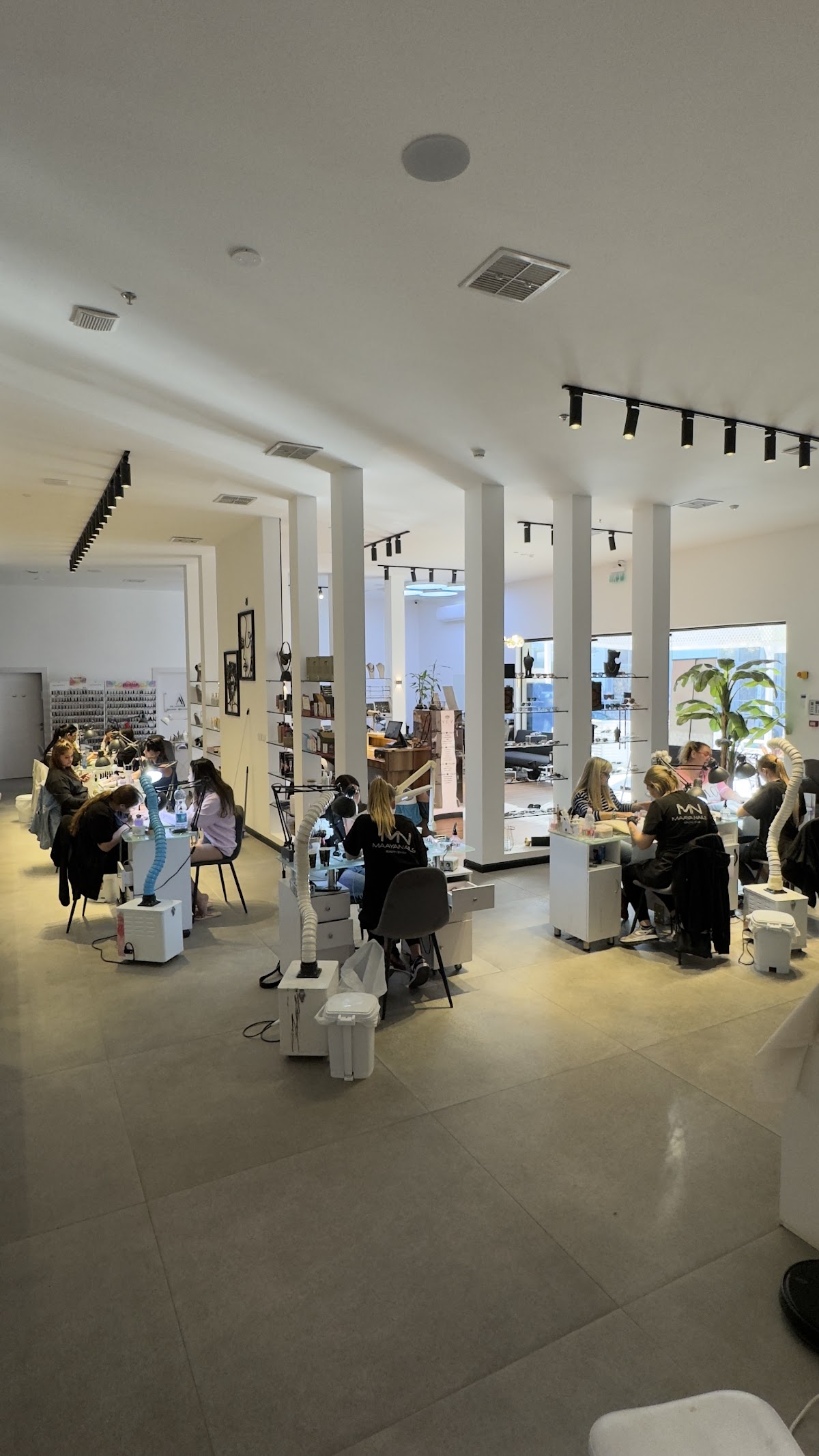 Maayanails Esthetics and Laser