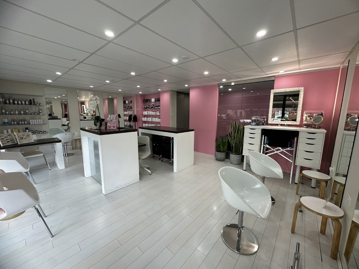 Ellas Studio - Hair and Makeup