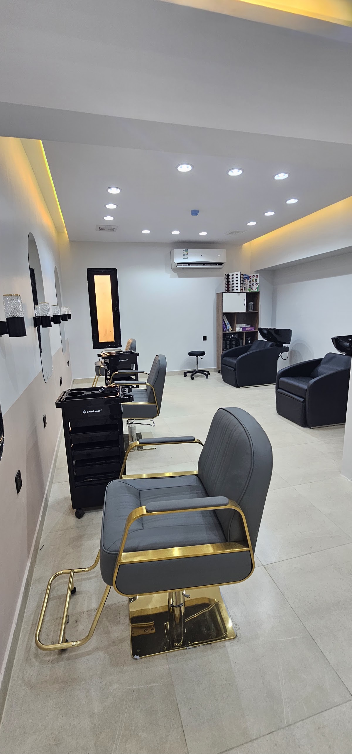 Al Qamar Al Aali Center