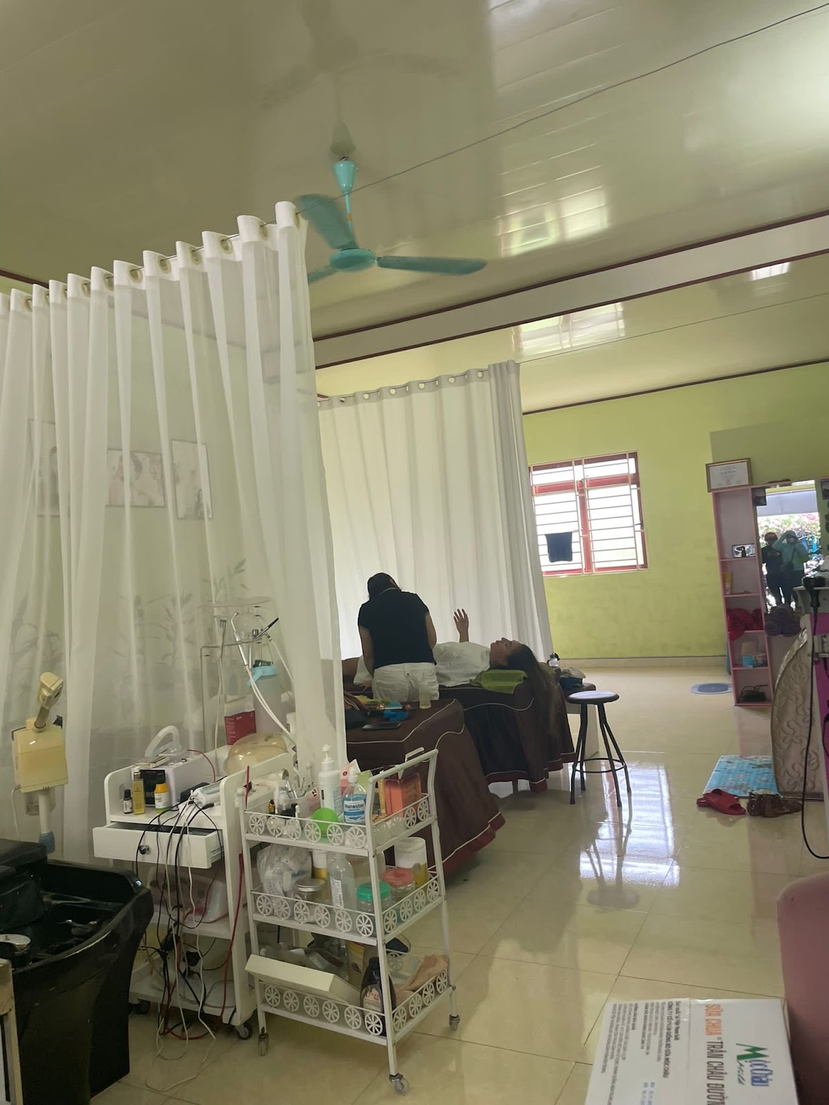 Salon Huyền Trang