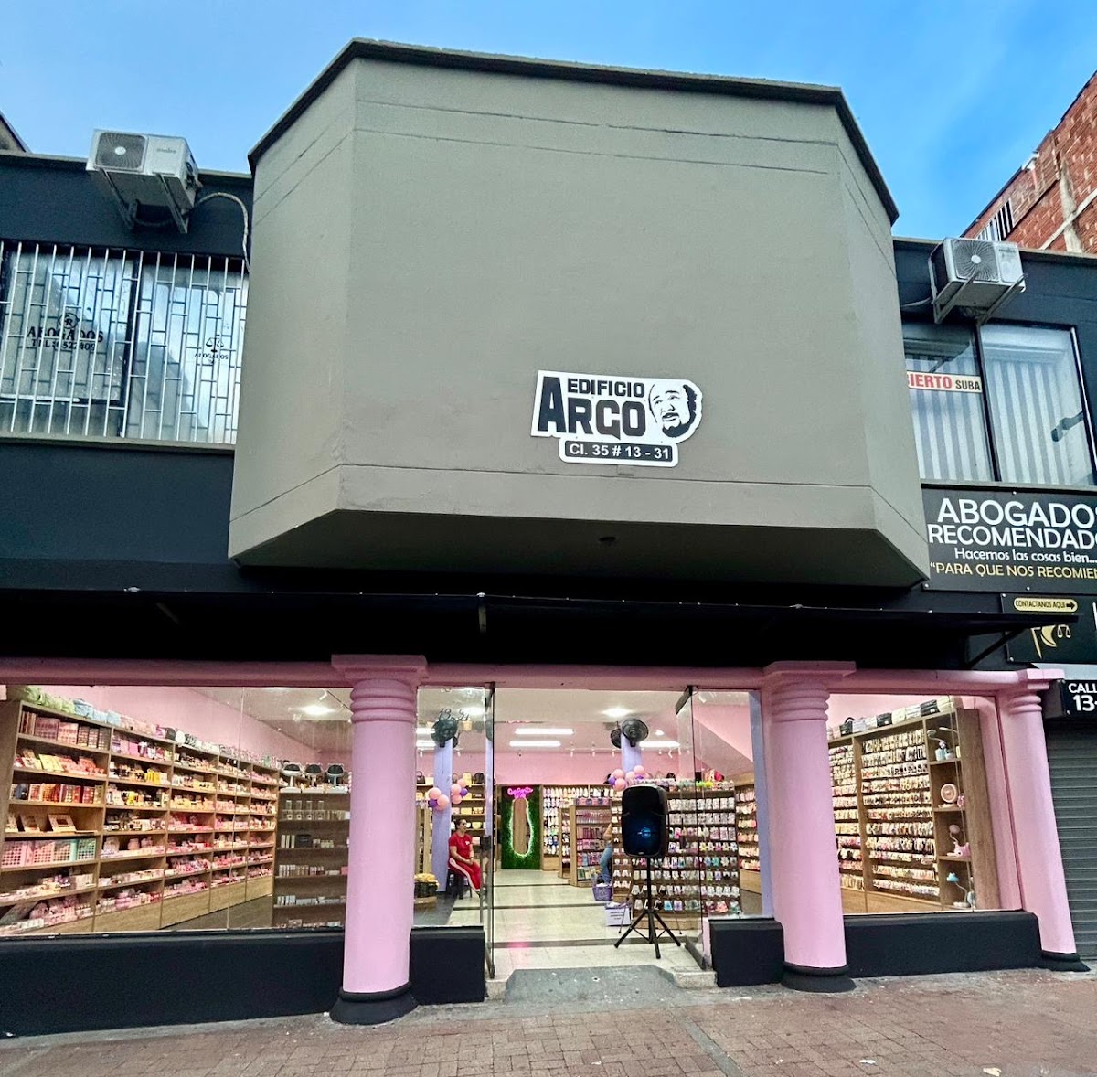 Magenta Accesorios - Tienda de Maquillaje