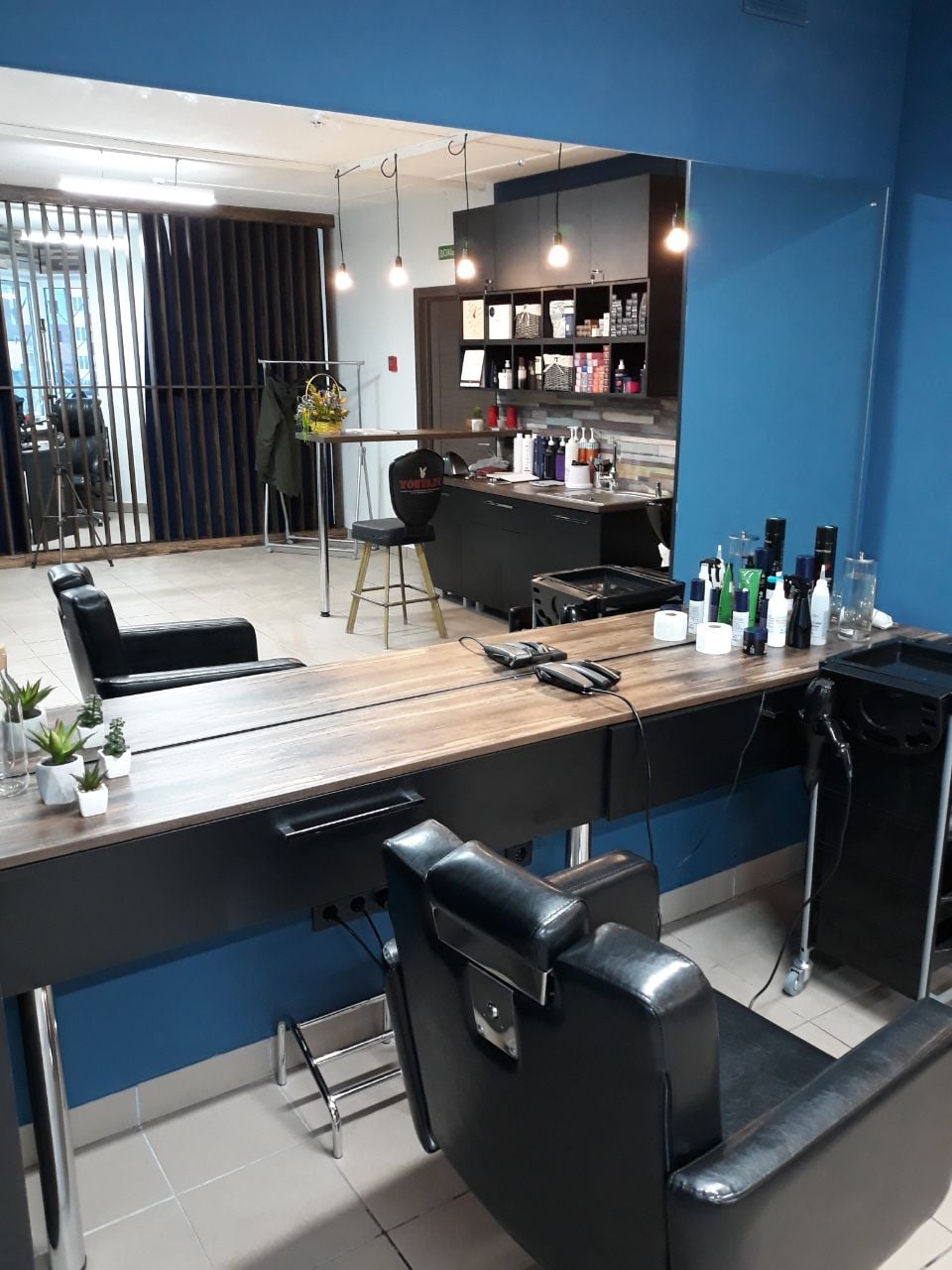 Bonnie & Clyde Beauty Studio
