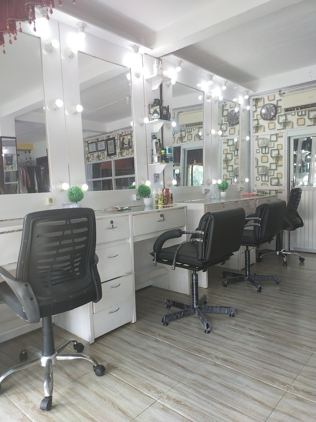 Ika Salon Pky