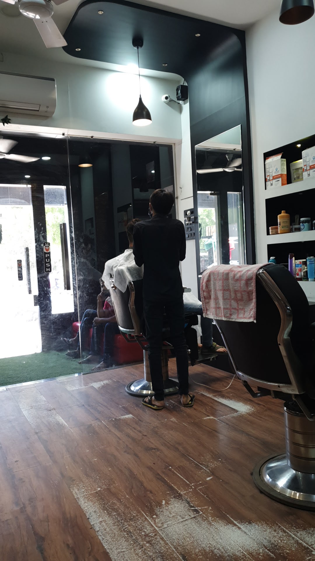 Melena Beauty Parlor