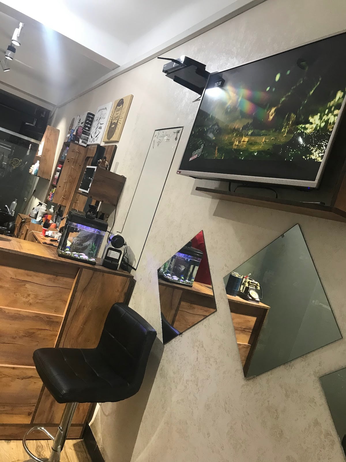 Beauty Wood Lounge