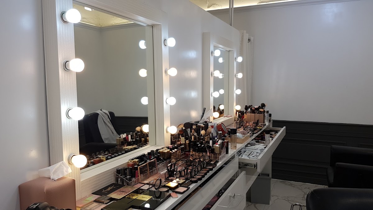 Chak han Makeup