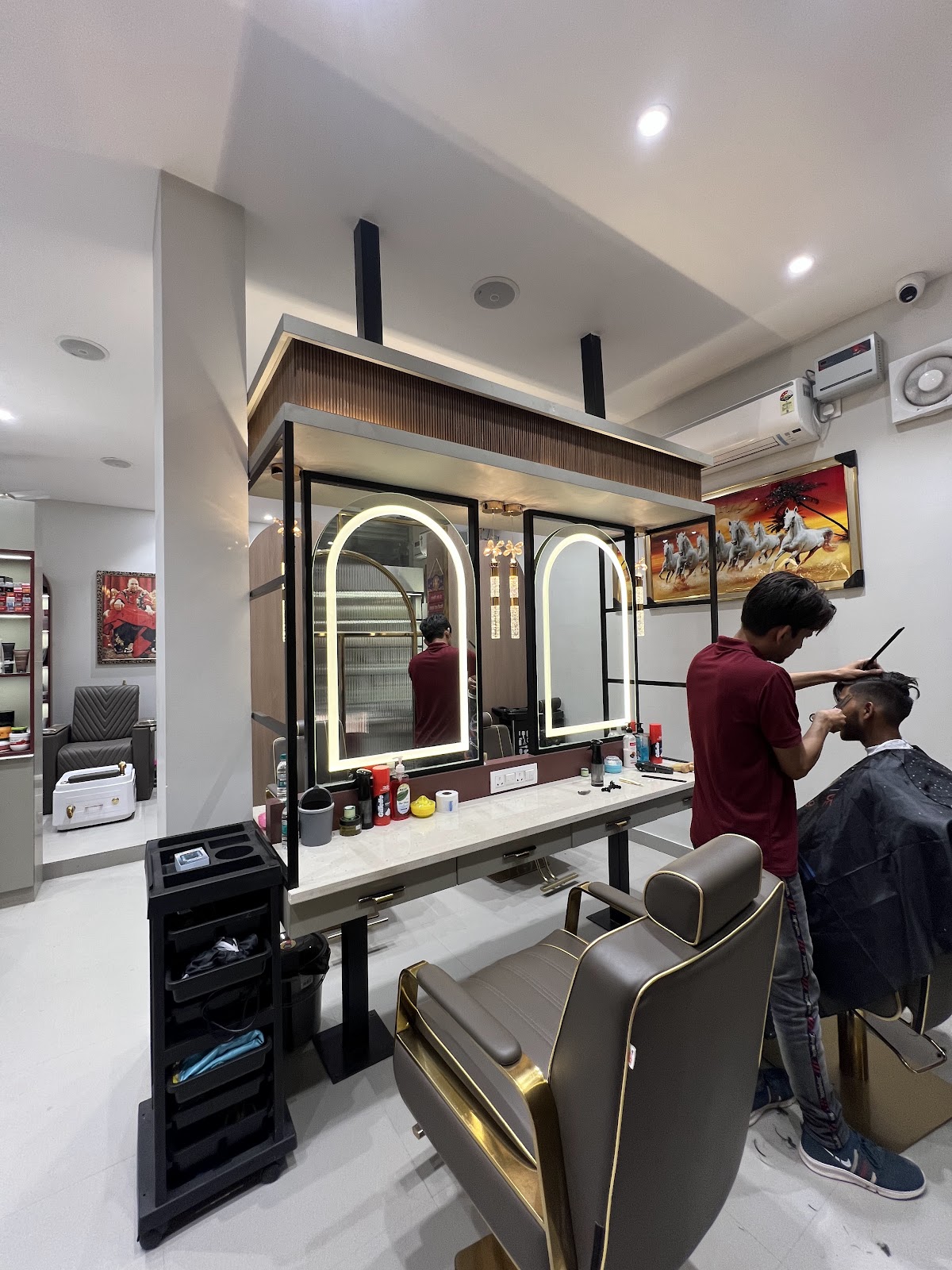 Muskan Makeover & Unisex Salon