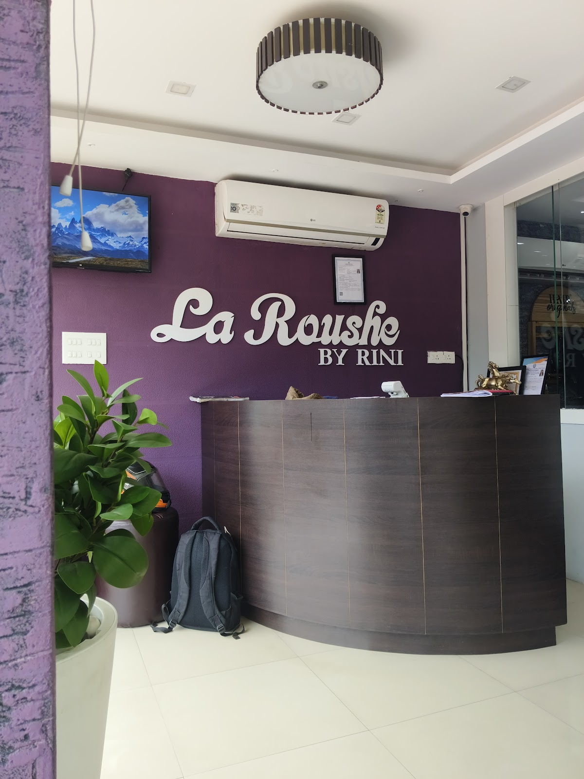 La Roushe Salon