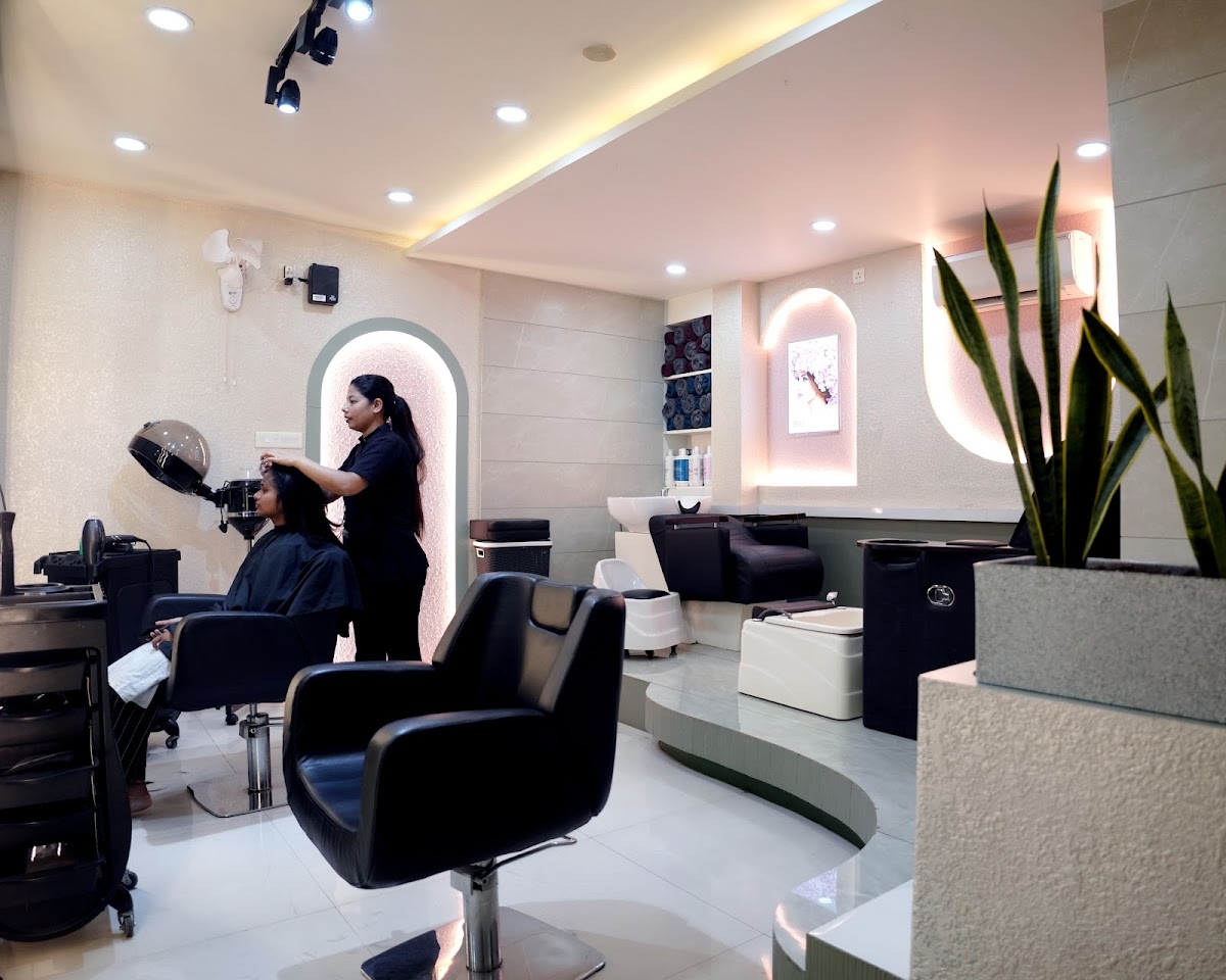 Glam Makeovers Kottakkal