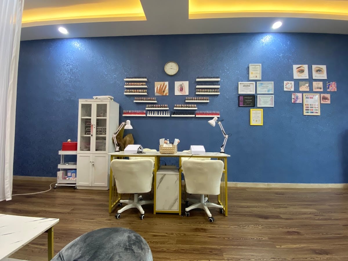 Glamours Beauty Bar Studio