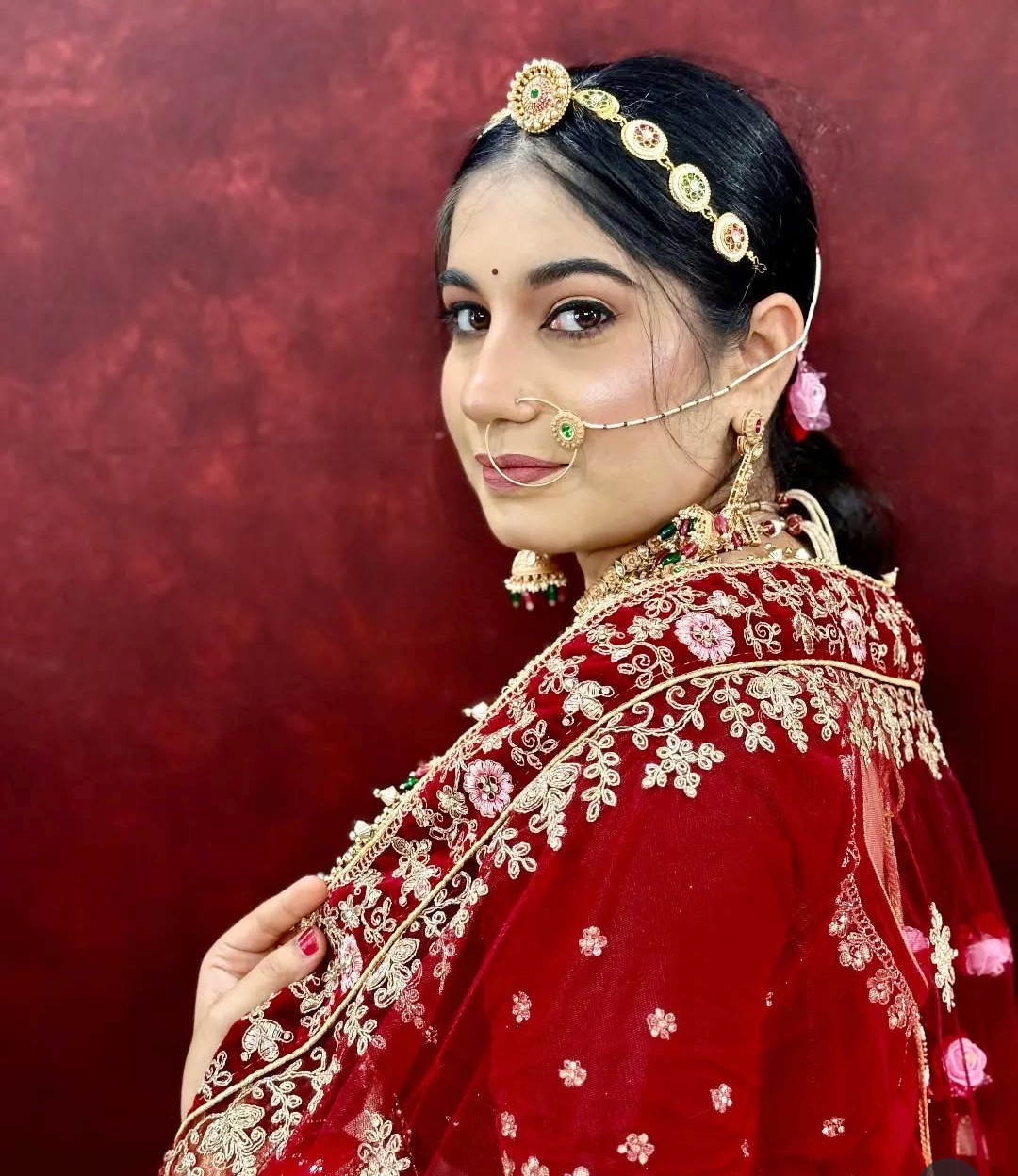 Nupur Makeovers and Beauty Parlour