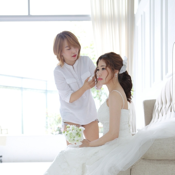 Lazuli Yoon Hair & Makeup