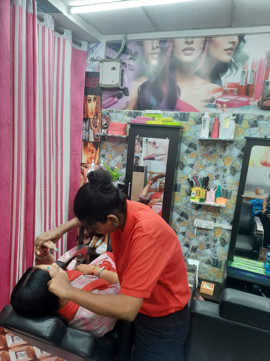 New Look Ladies Beauty Parlour & Salon