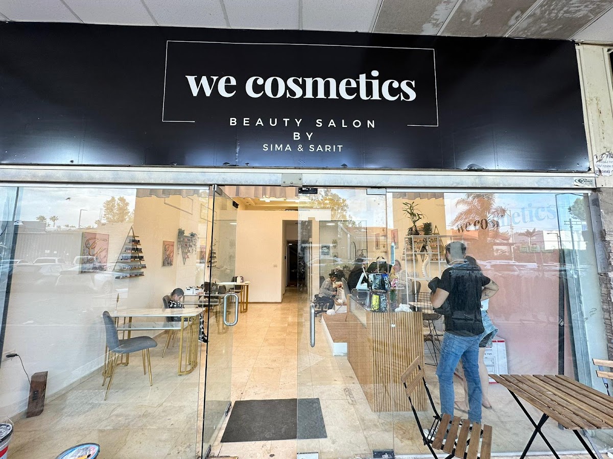 WE COSMETICS