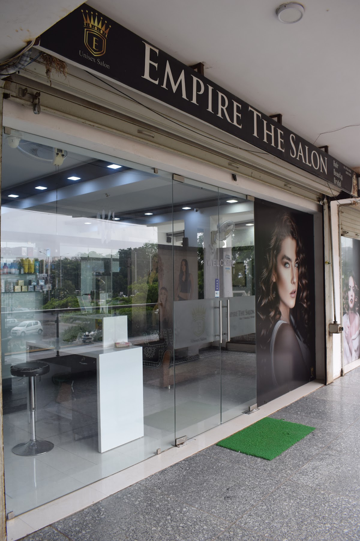 Empire The unisex salon