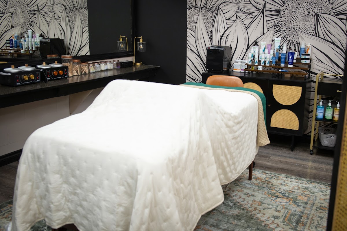 Desert Rose Esthetics- Loose Ends Salon