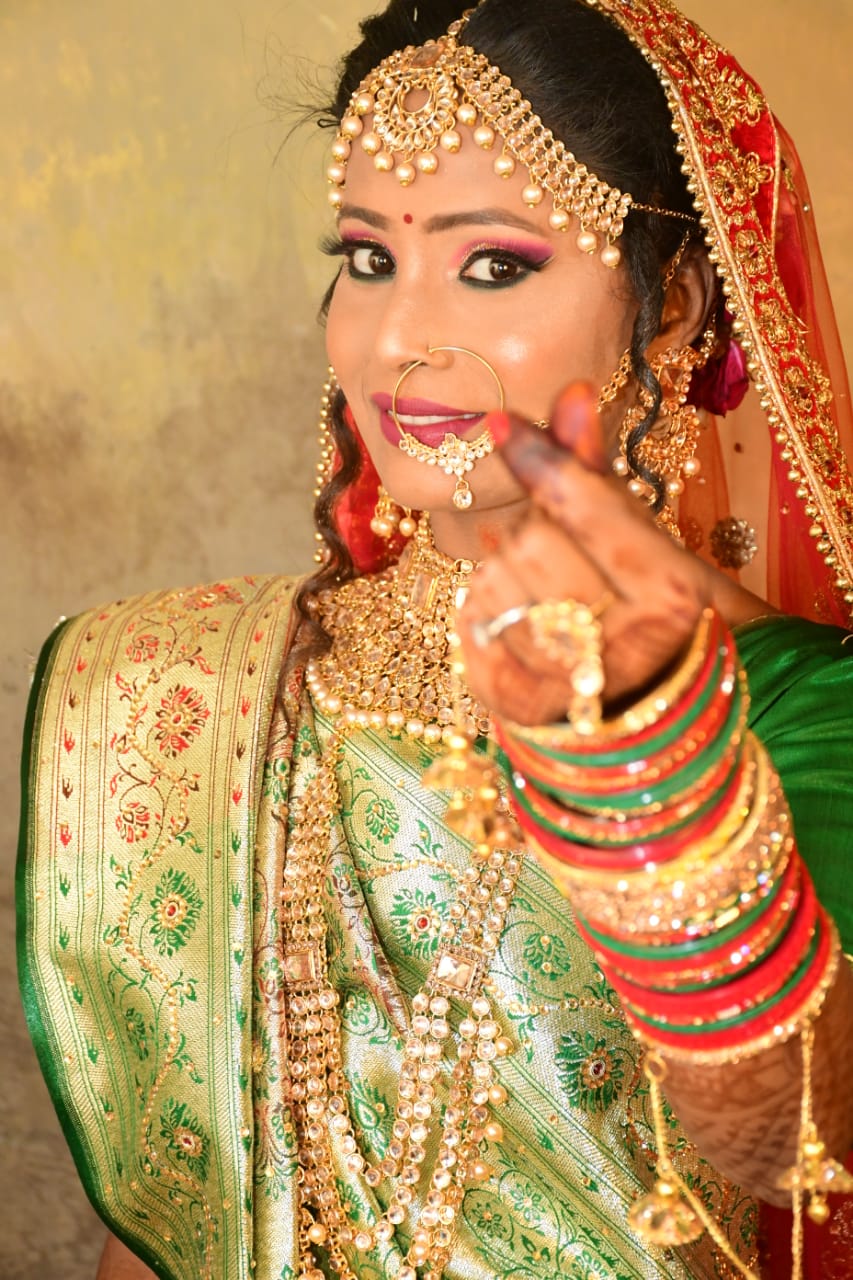 Savi Touch & Glow Beauty Parlour