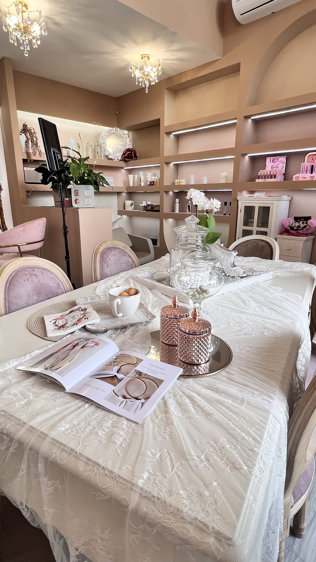 Beauty Lounge by Mary Nirgianaki