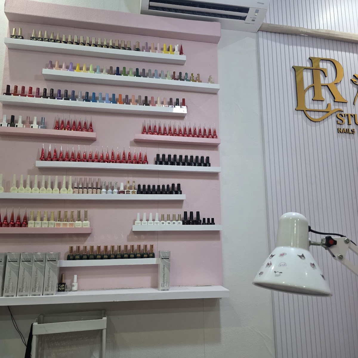 Threesha Home Beauty X Er.Studionails