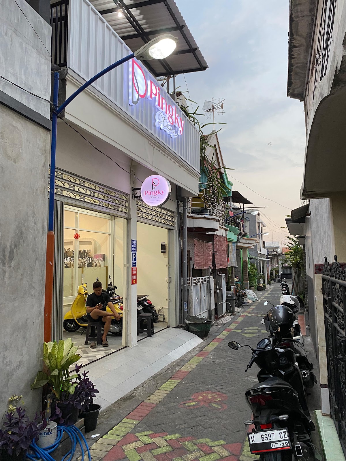 Pingky Store Kebomas