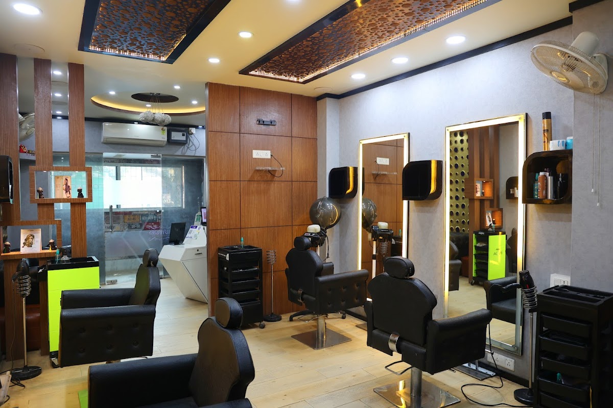 Mirrors Family Salon
