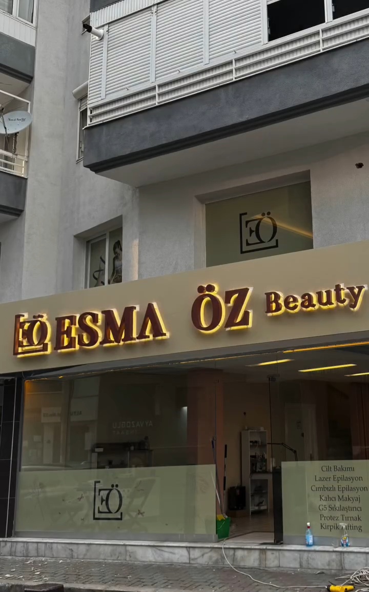 Esma Oz Beauty