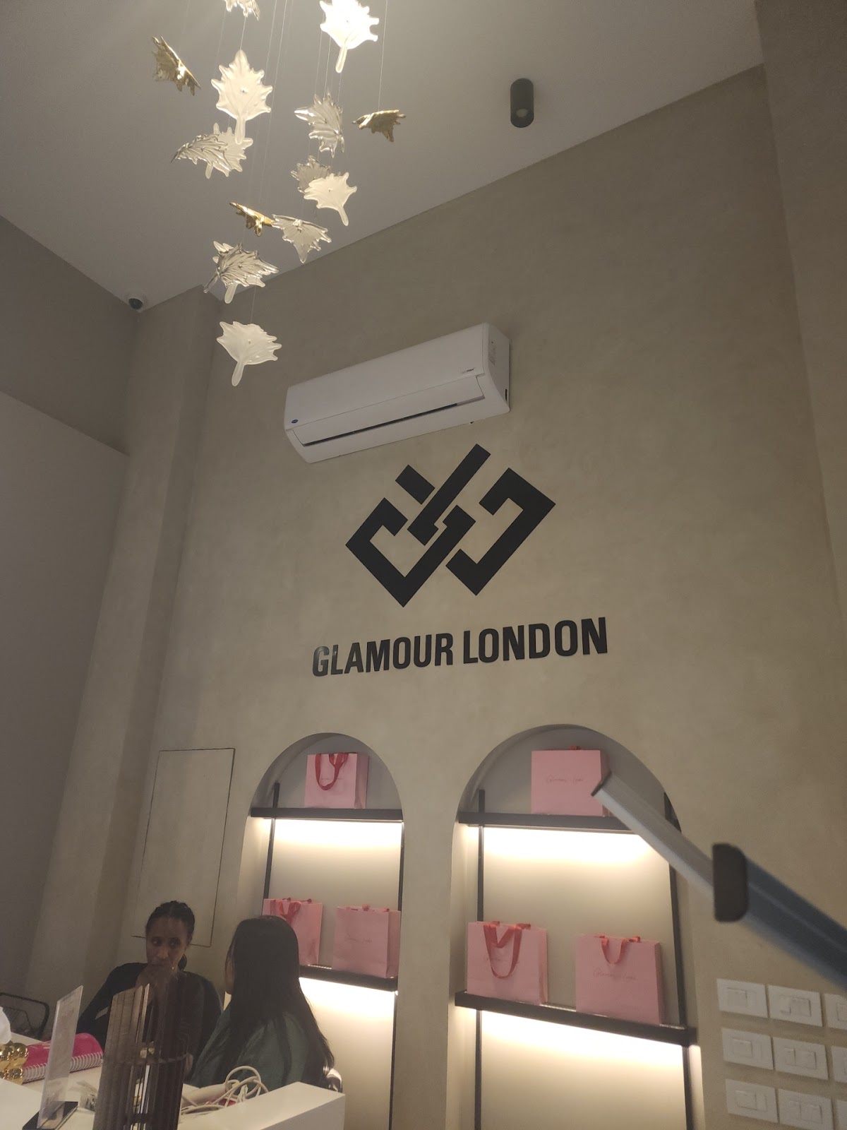 Glamour London Salon
