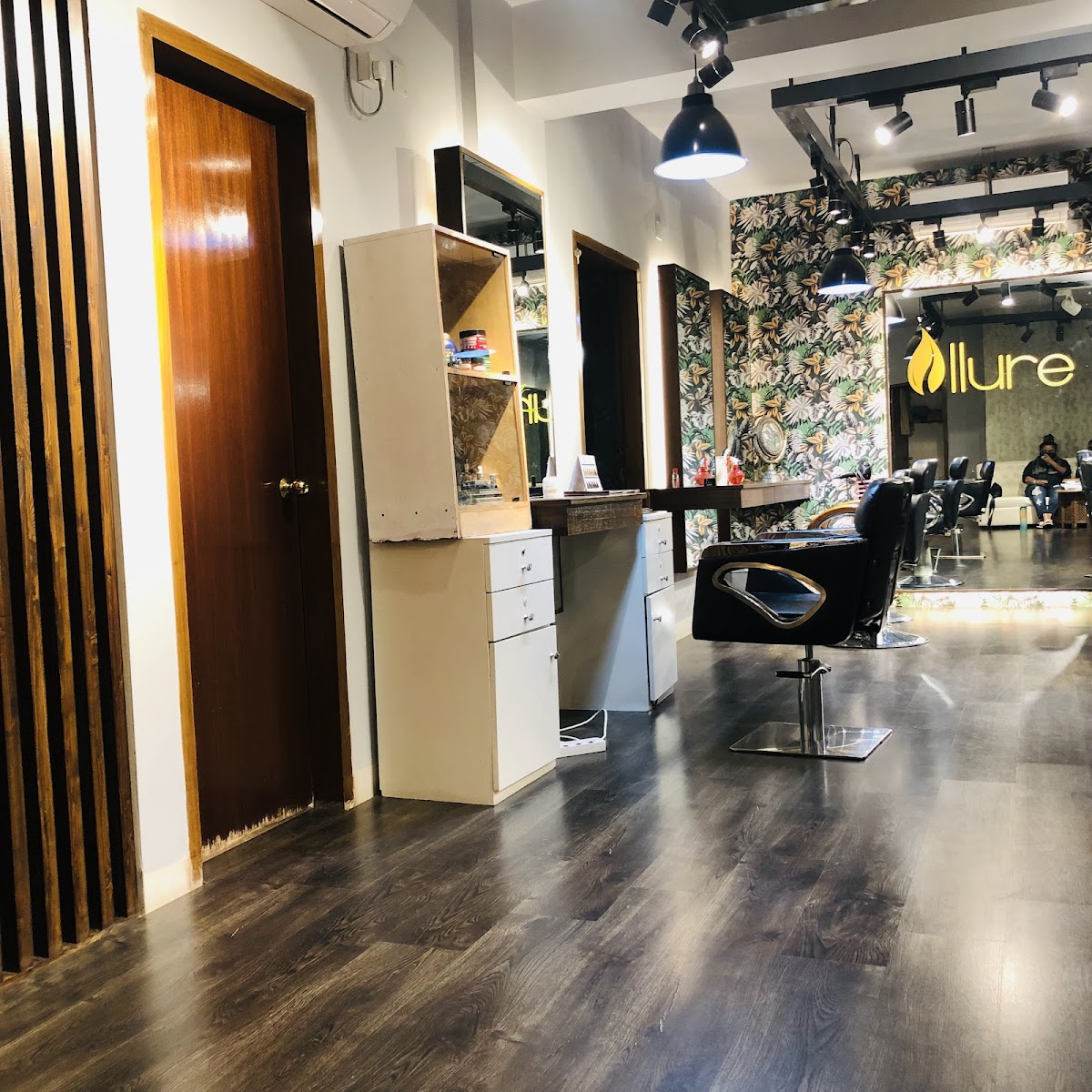 Allure Signature Makeover