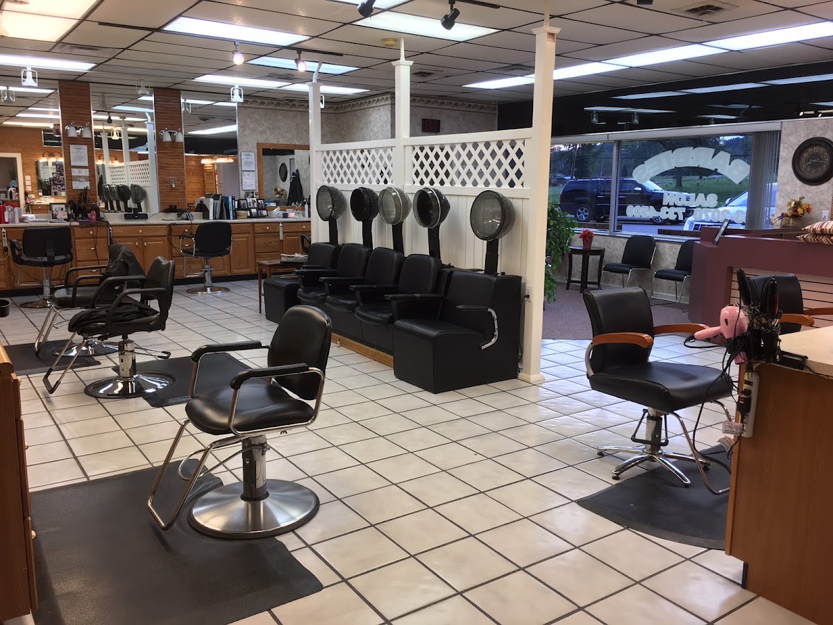 Barbie's Family Salon