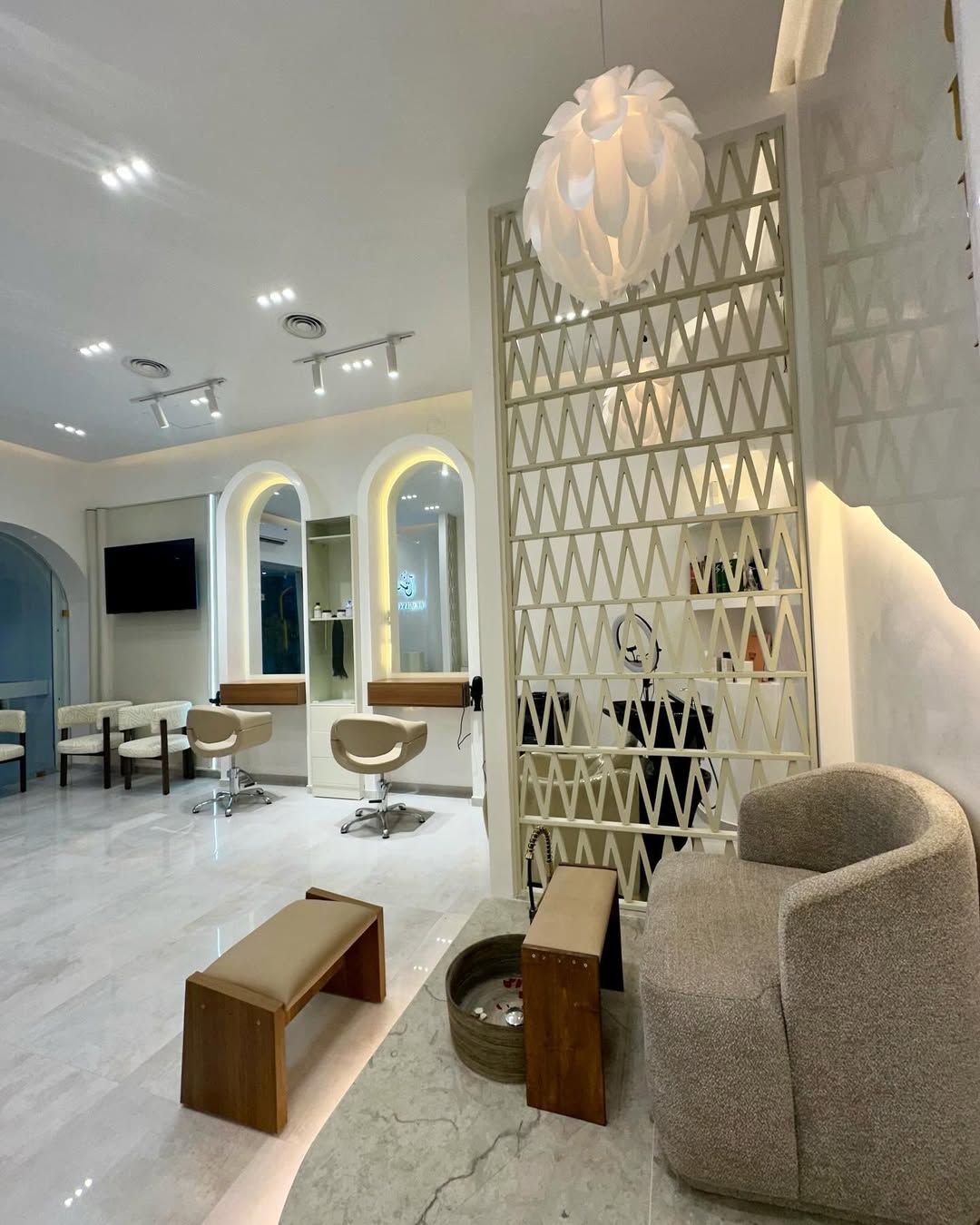 Ishk Beauty Center