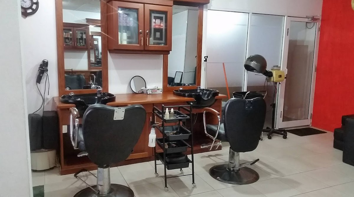 Salon Oops by Sara Warnasuriya