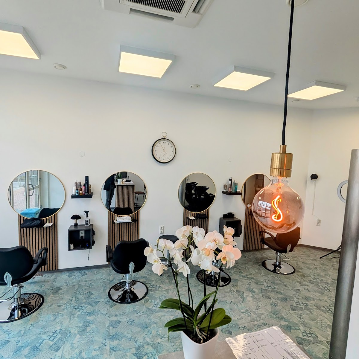 Casanova Damen & Herren Salon