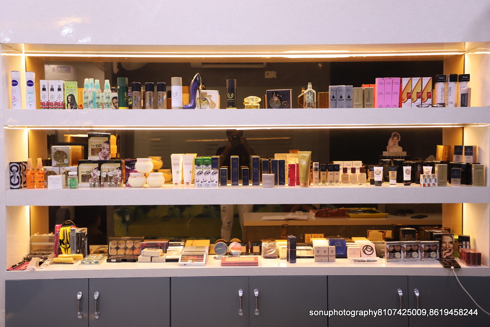 Kaynat Beauty Parlour