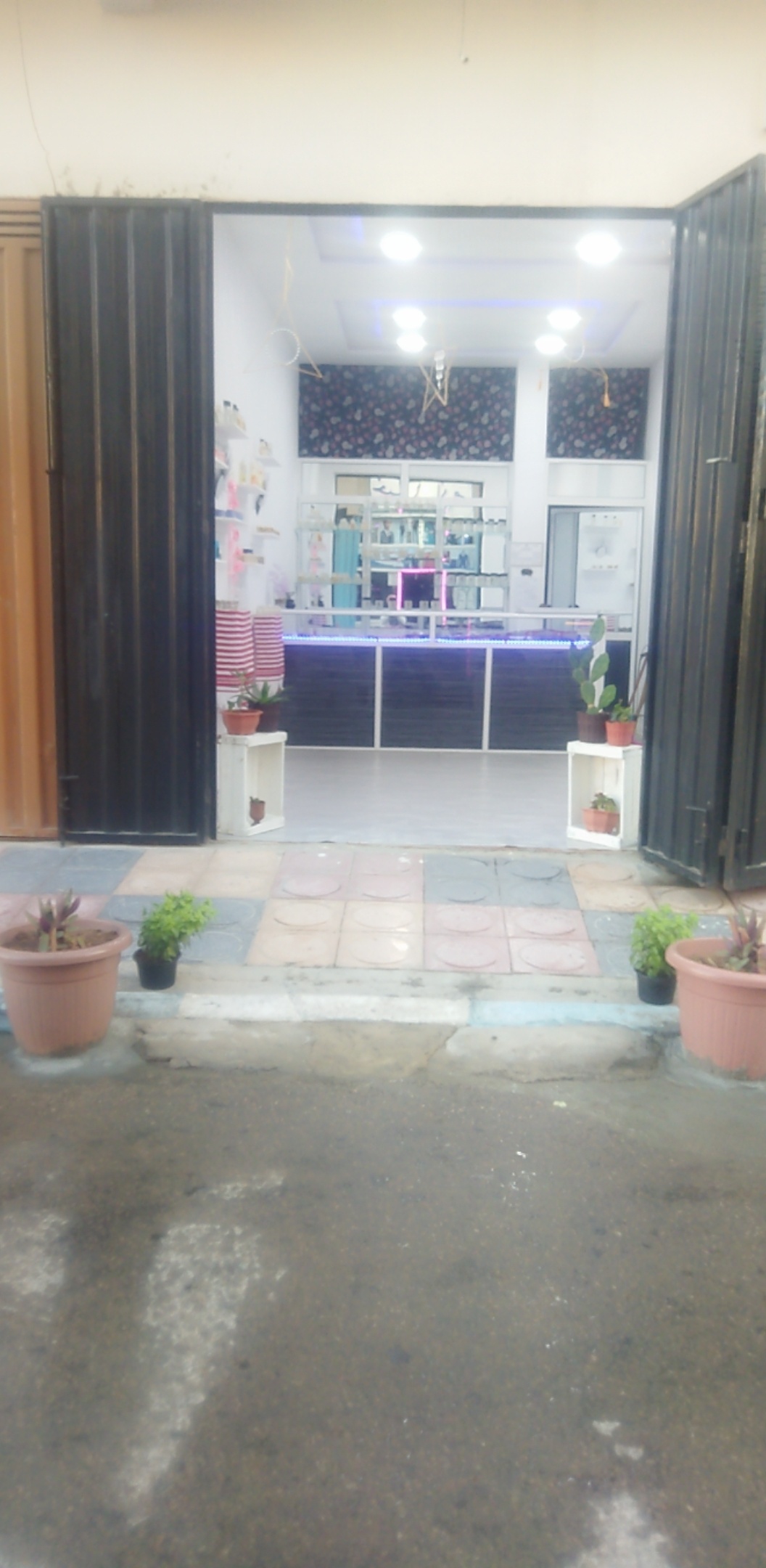 Jiji Beauty Shop