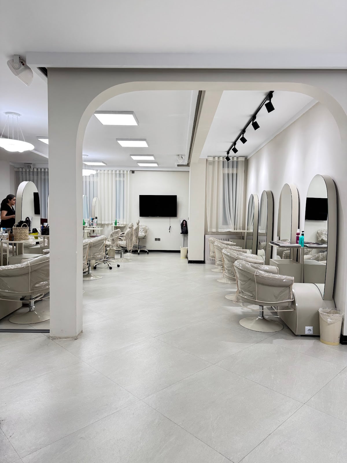 Sana Asghari Beauty Salon Pasdaran